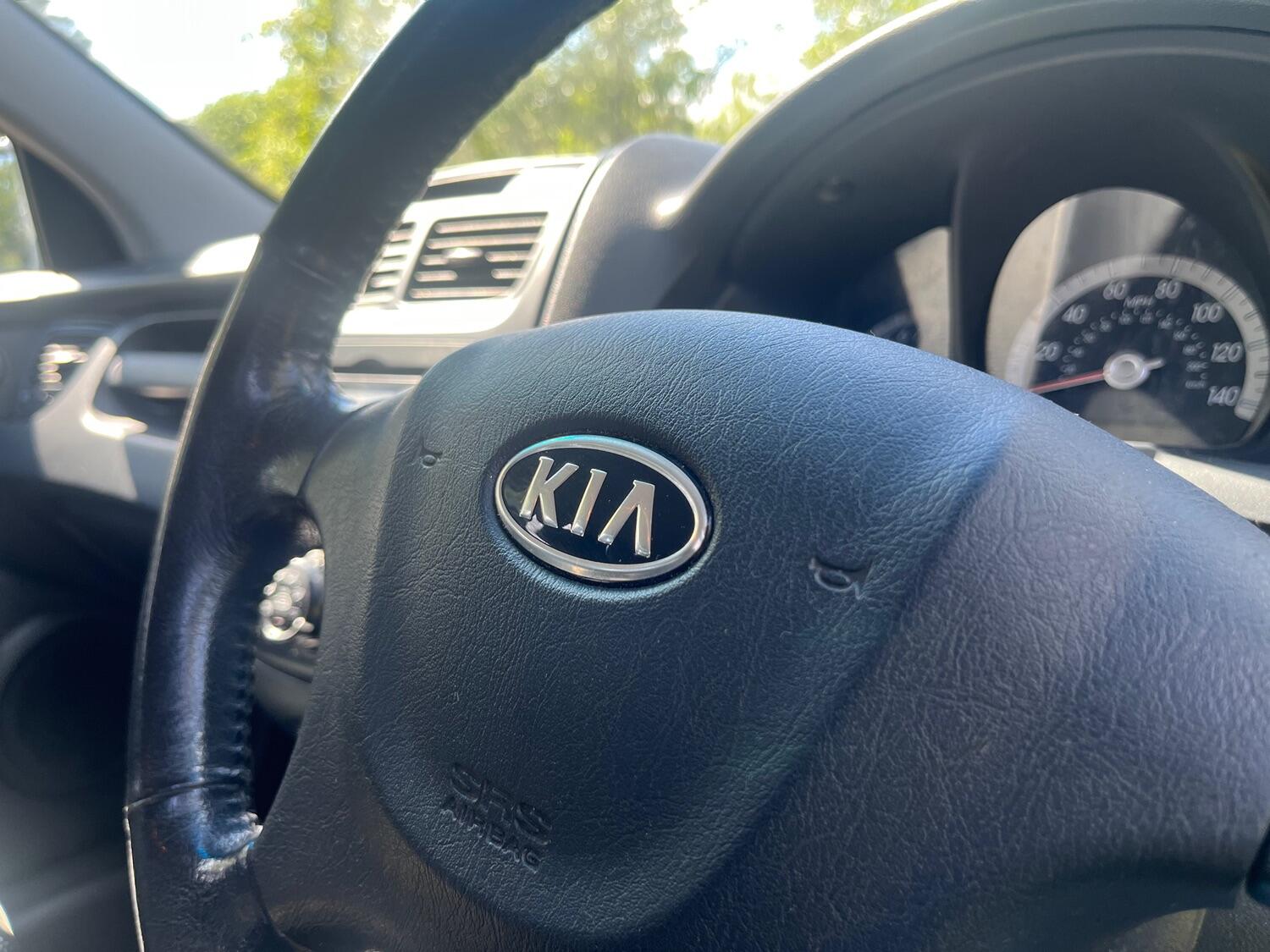 Used KIA SPORTAGE 2010 White in Fauldhouse, West Lothain Assured Cars